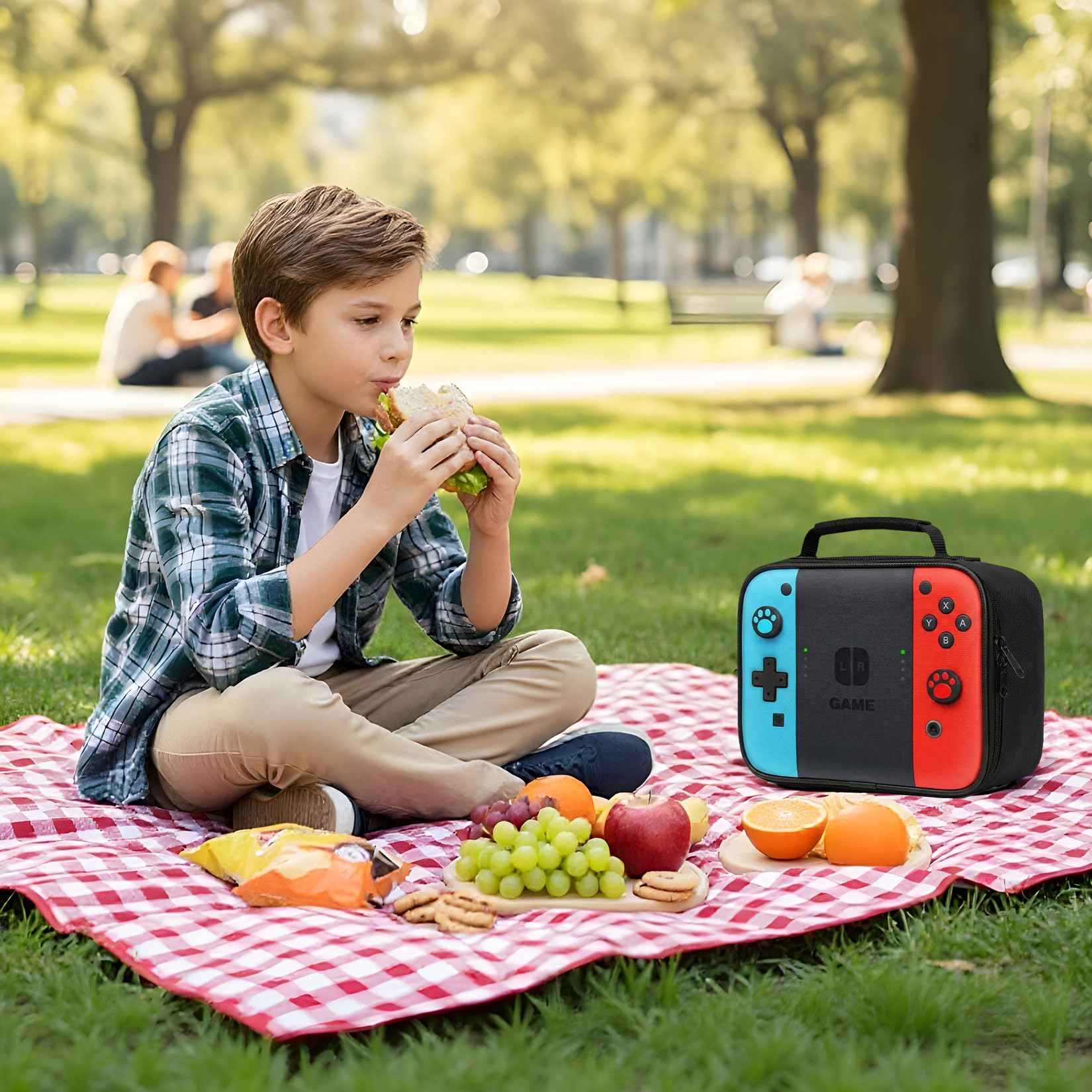 JIRAIKEI junto a un bento box para comparar tamaño y capacidad práctica