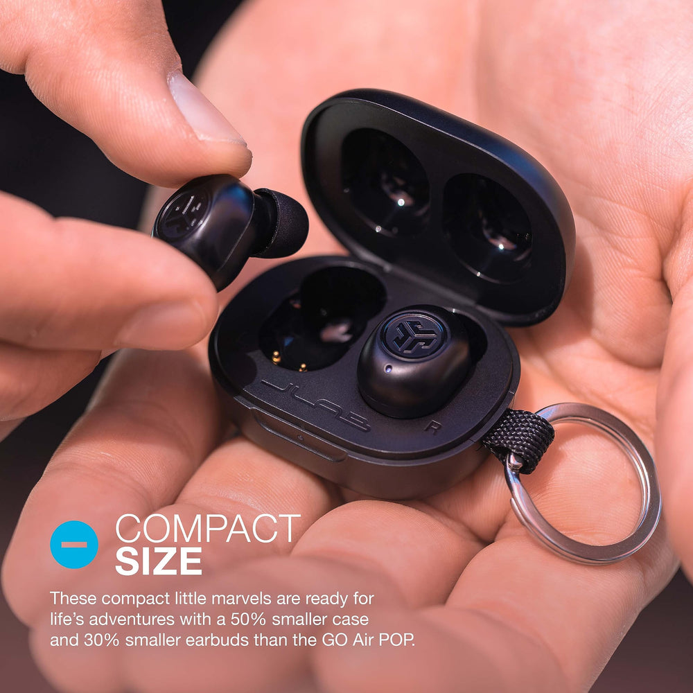 JLab JBuds Mini primer plano del auricular destacando acabado y confort