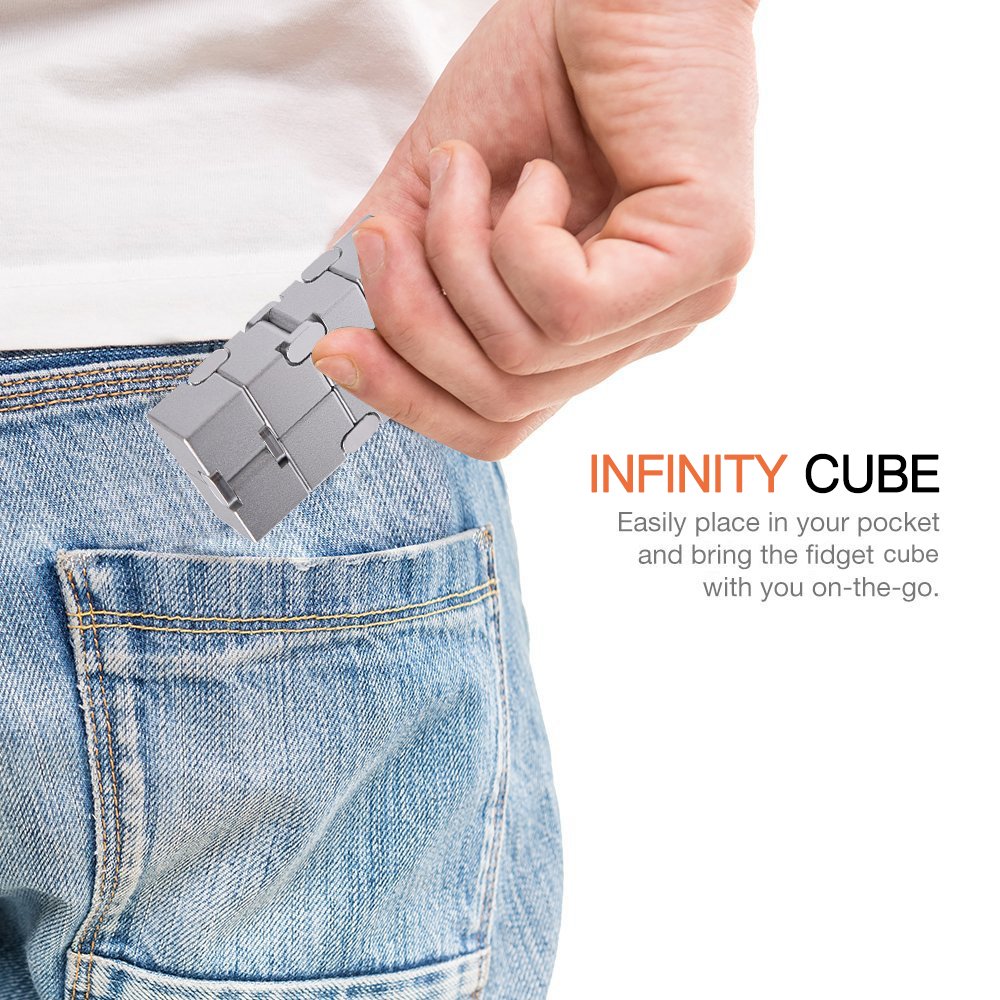 JOEYANK Infinity Cube en mano demostrando uso para concentración rápida