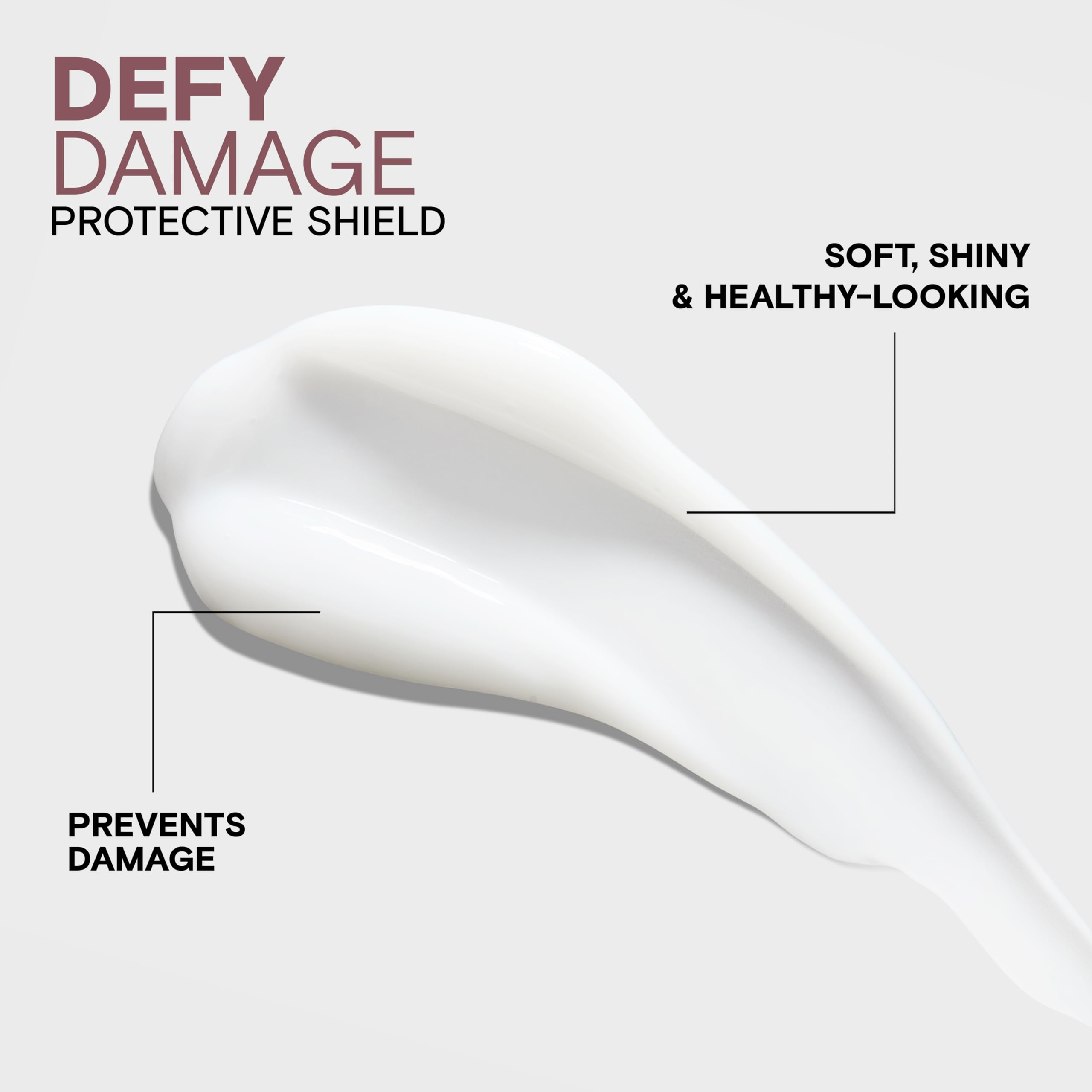 Joico aplicación con peine distribuyendo producto para mejor protección térmica