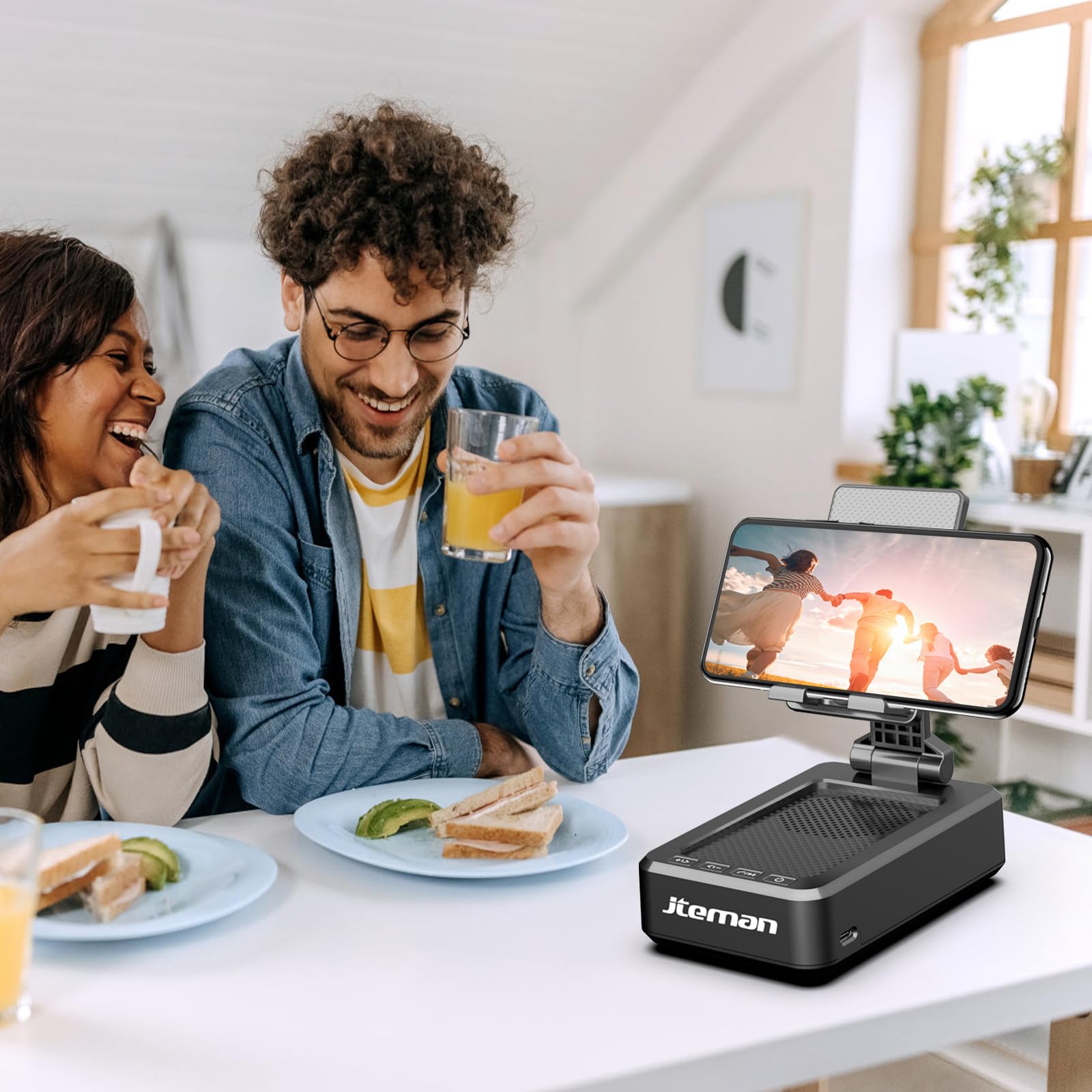 JTEMAN with 7-inch tablet scale, demonstrates fit and compatibility for tablets