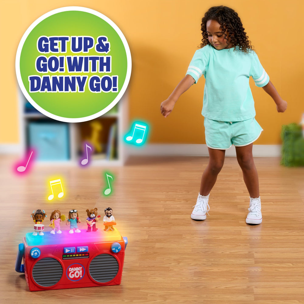Just Play detalle de las cinco figuras Danny Go! sobre el boombox, juego creativo fácil