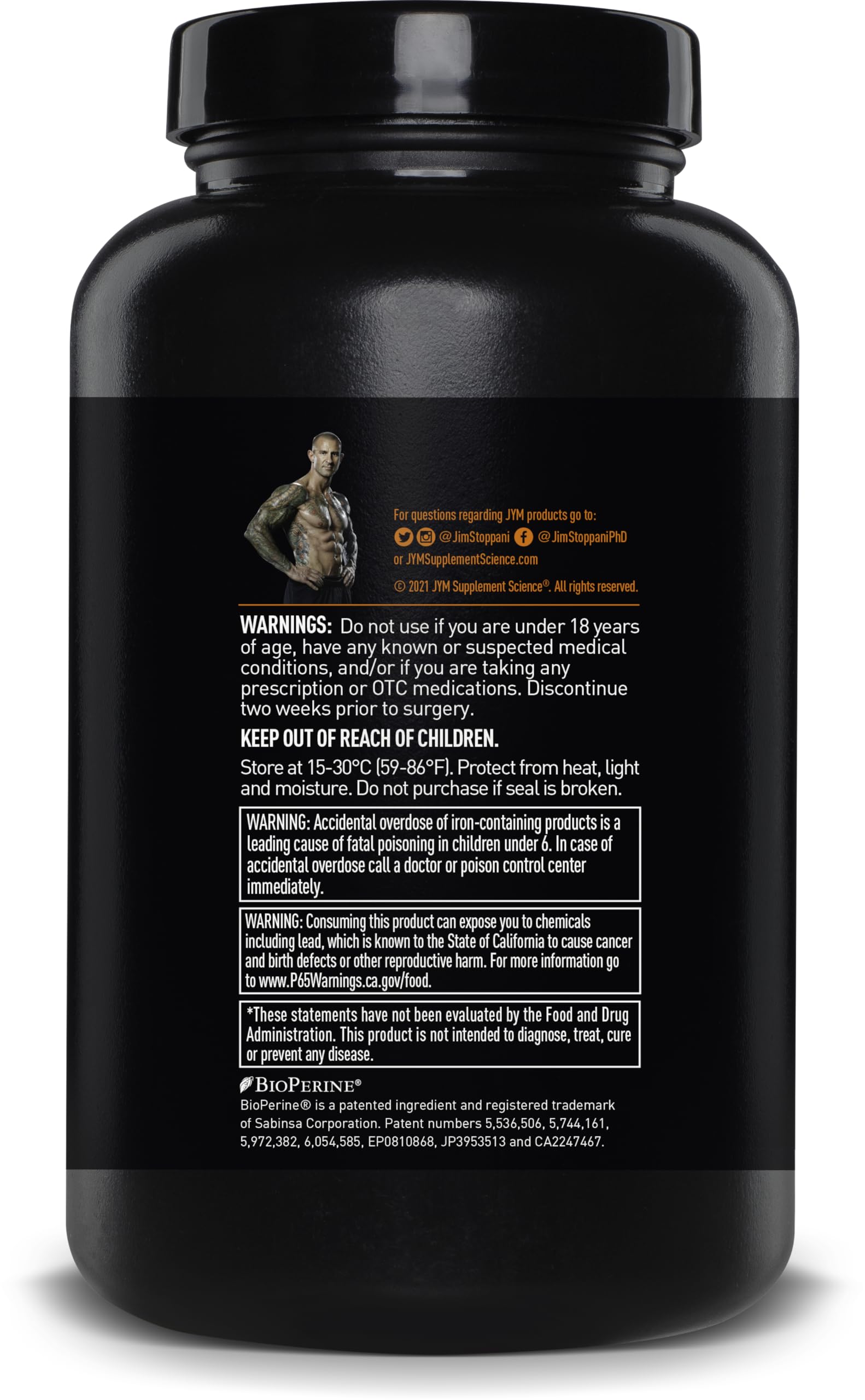 JYM Supplement Science complemento junto a accesorios de gimnasio estilo vida activa