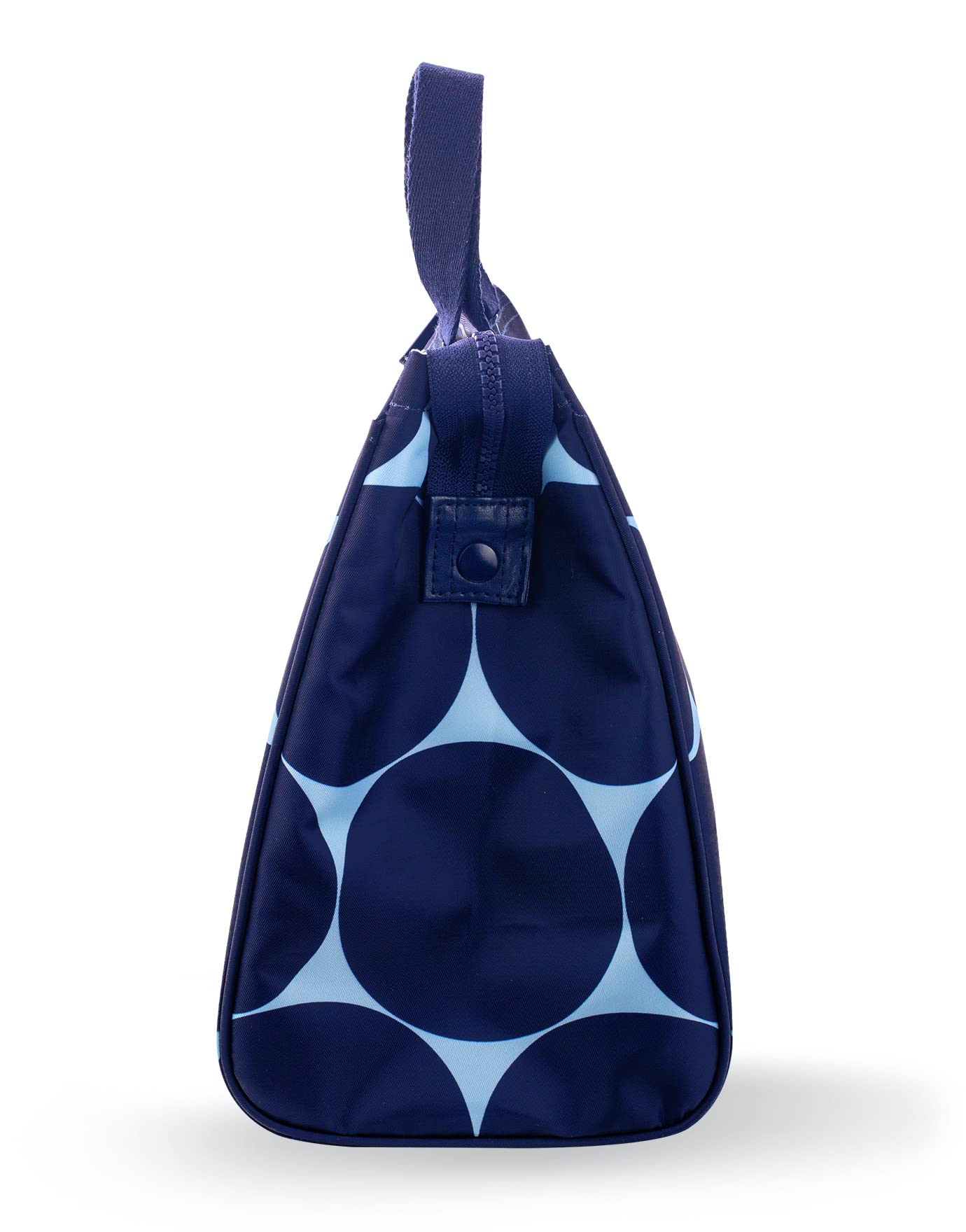 kate spade new york bolsa abierta con fiambrera y bebida mostrando capacidad práctica