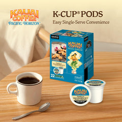 Kauai Coffee taza servida con crema, sabor suave y aroma invitante