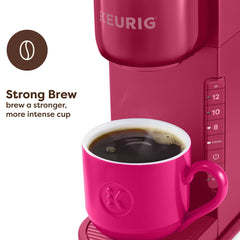 Keurig K-Express depósito removible de 42 oz mostrando facilidad de llenado