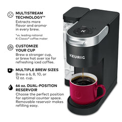 Keurig depósito de 66 oz en posición alta mostrando facilidad de recarga