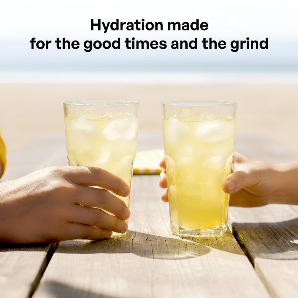 KEY NUTRIENTS deportista tomando bebida tras entrenamiento para reponer