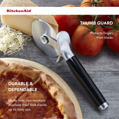 KitchenAid detalle del protector de dedos para mayor seguridad