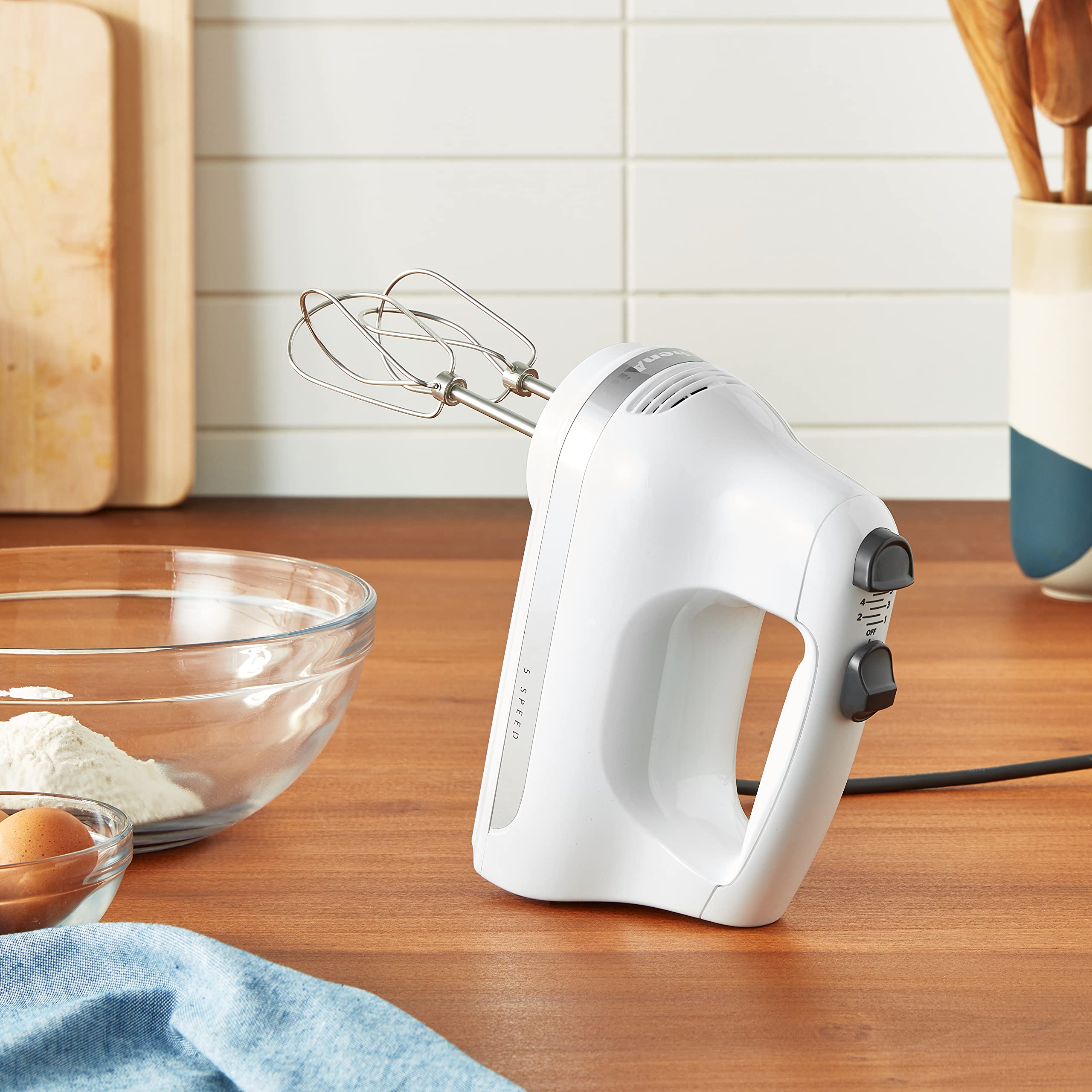 KitchenAid accesorios Turbo Beater cerca beneficiando mezclas rápidas y extracción sencilla