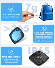 KIUP tag junto a una moneda para comparar tamaño y portabilidad