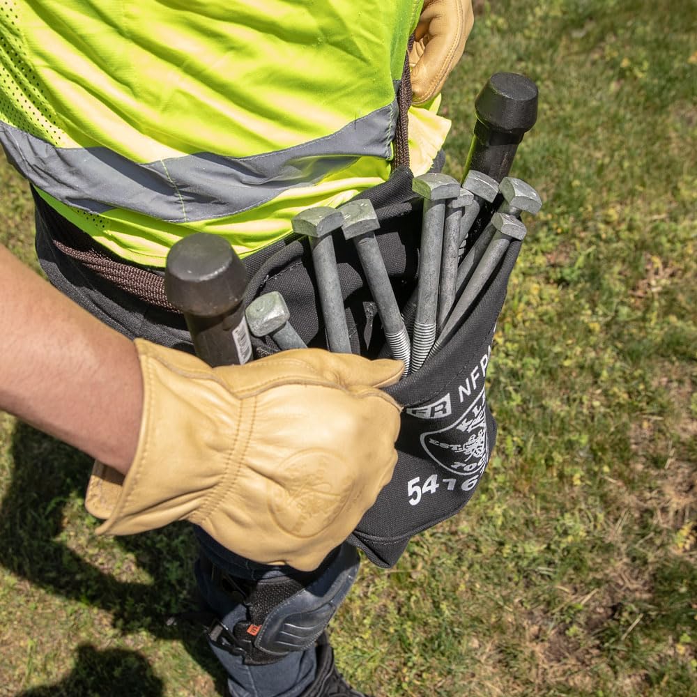 Klein Tools detalle de costura y remaches para mayor durabilidad