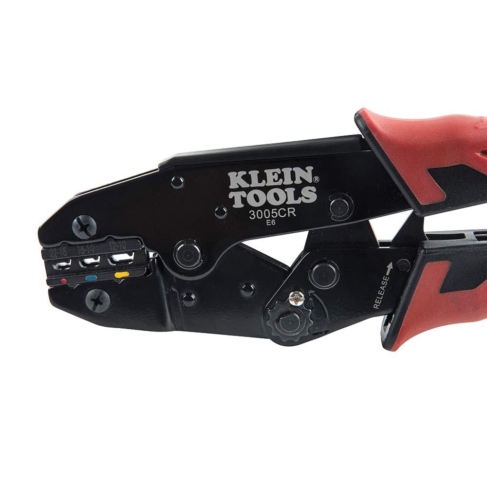 Klein Tools dial de ajuste en primer plano para controlar presión de crimpado