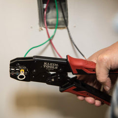 Klein Tools empuñaduras bimateriales que reducen la fatiga y mejoran agarre
