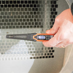 Klein Tools ET05 funda usada como mango para mayor alcance y seguridad