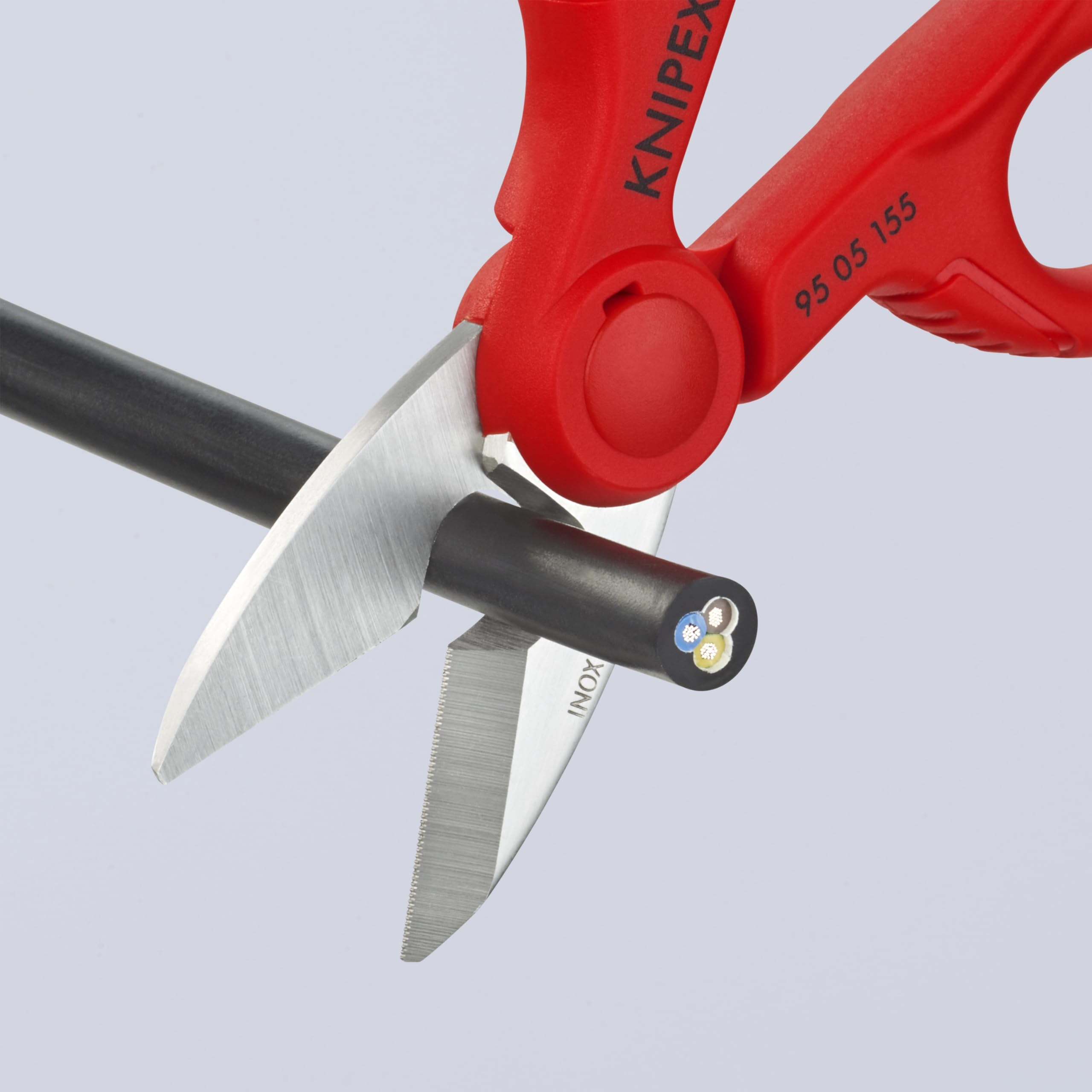 KNIPEX comparación de tamaño junto a destornillador para escala
