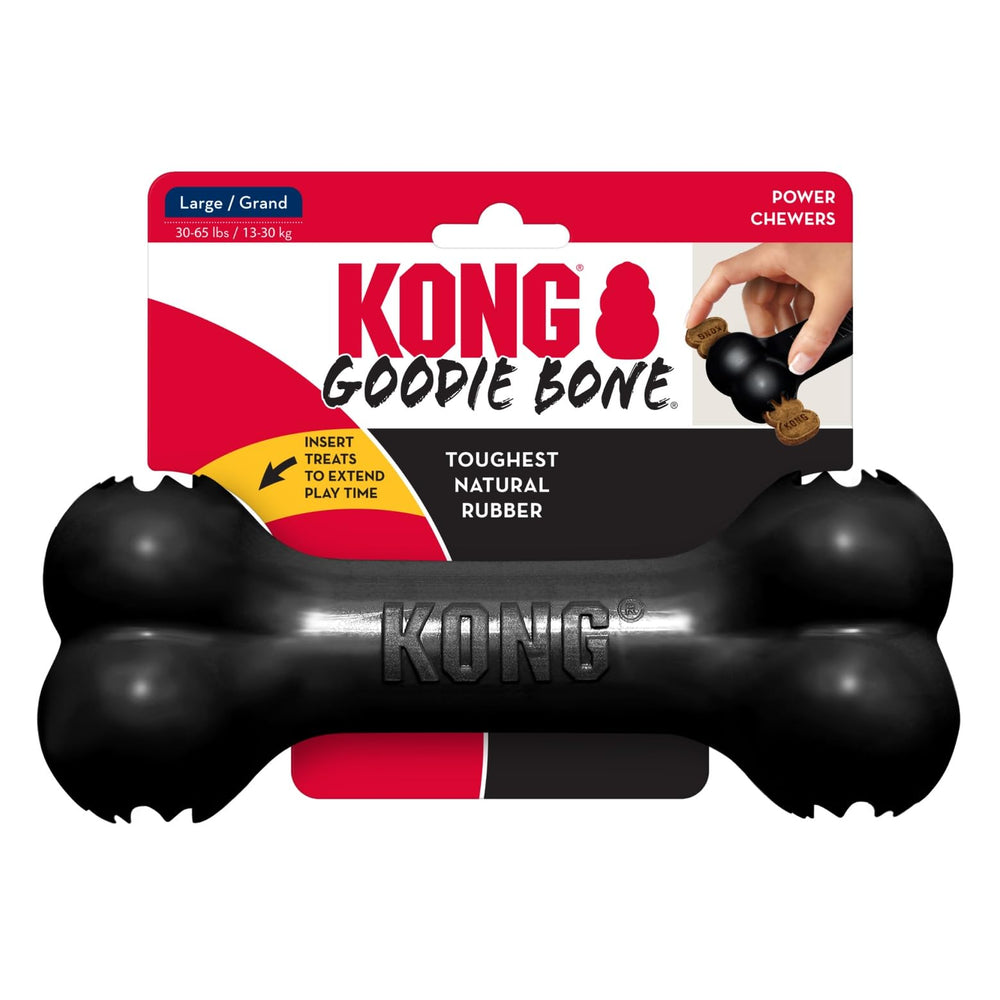 Ambiente doméstico con KONG Goodie Bone, muestra seguridad y diversión en casa