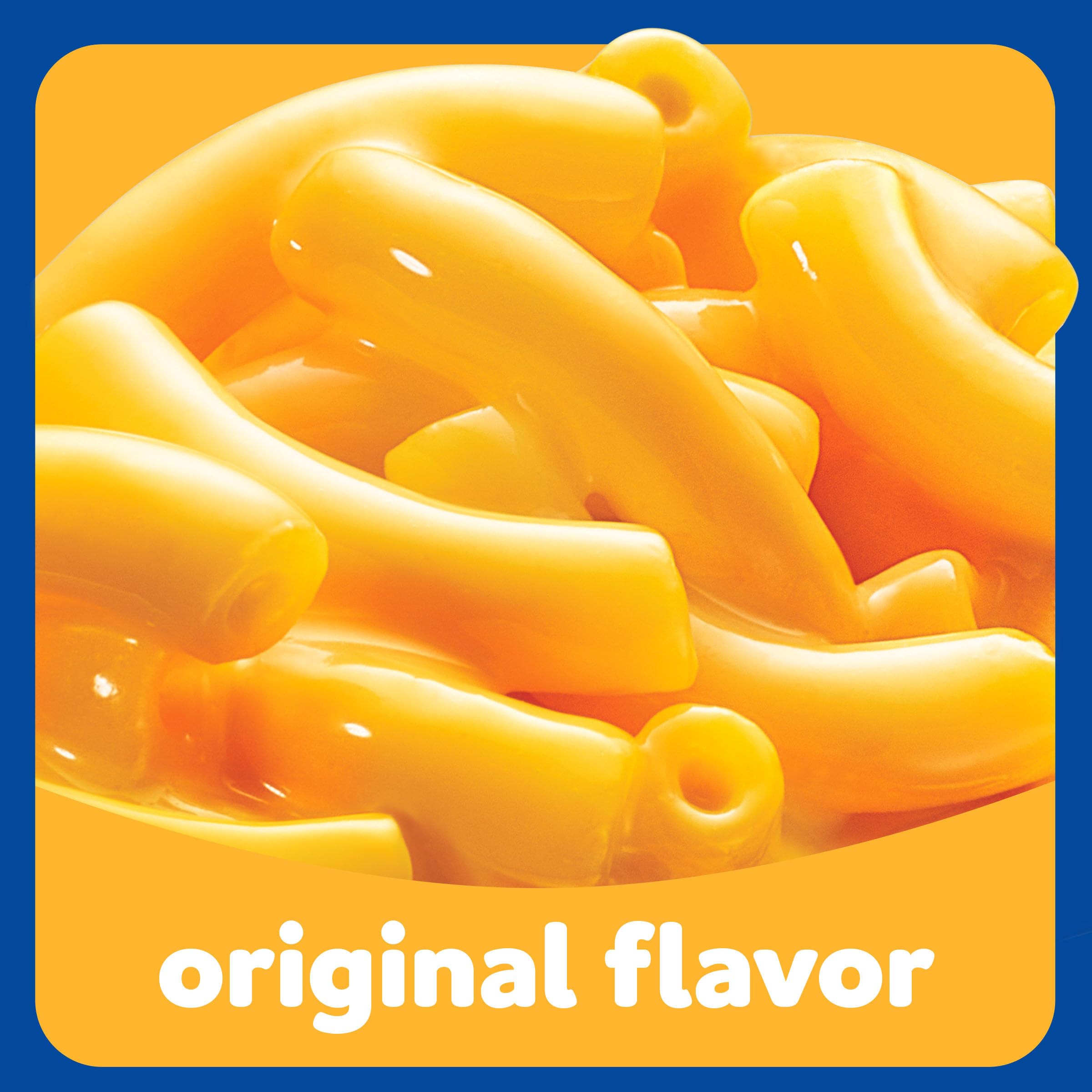 Kraft Mac and Cheese comparación de tamaño con mano mostrando porción individual