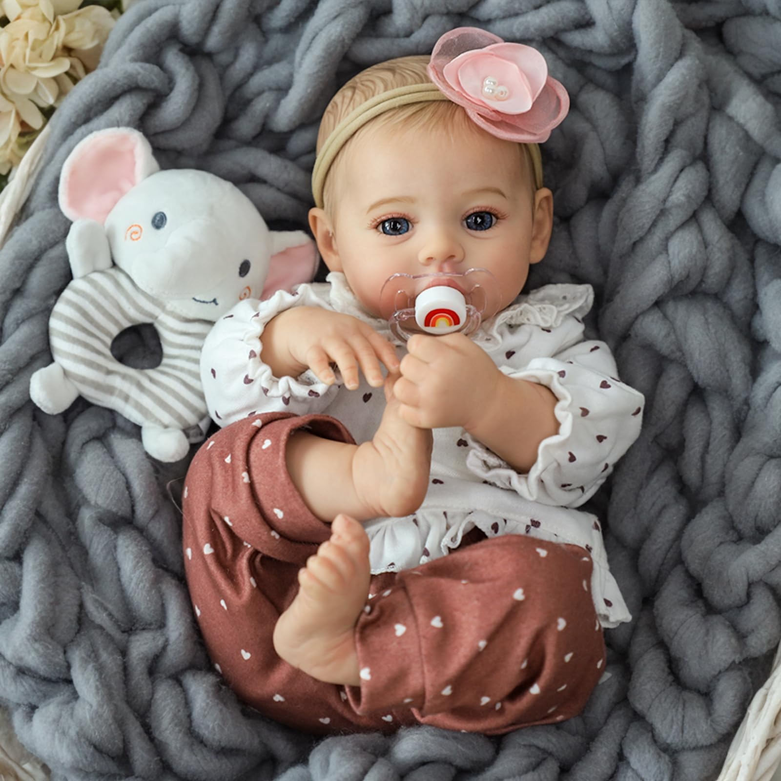 KSBD muñeca frontal en caja mostrando presentación lista para regalo