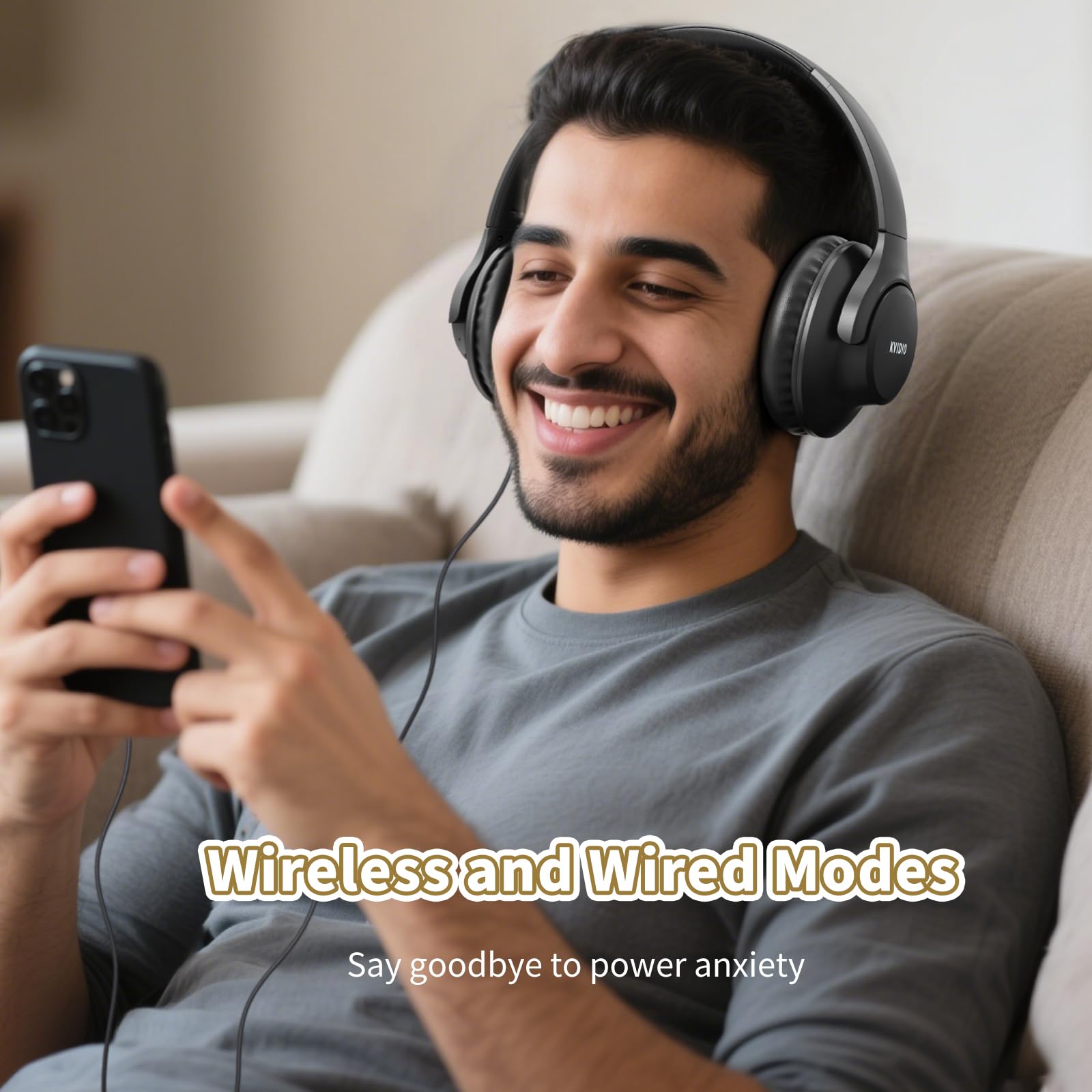 KVIDIO auriculares en uso durante videollamada, mejorando concentración y manos libres