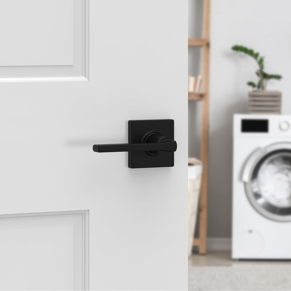 Kwikset detalle del rose cuadrado de la Casey mostrando diseño limpio y ajuste