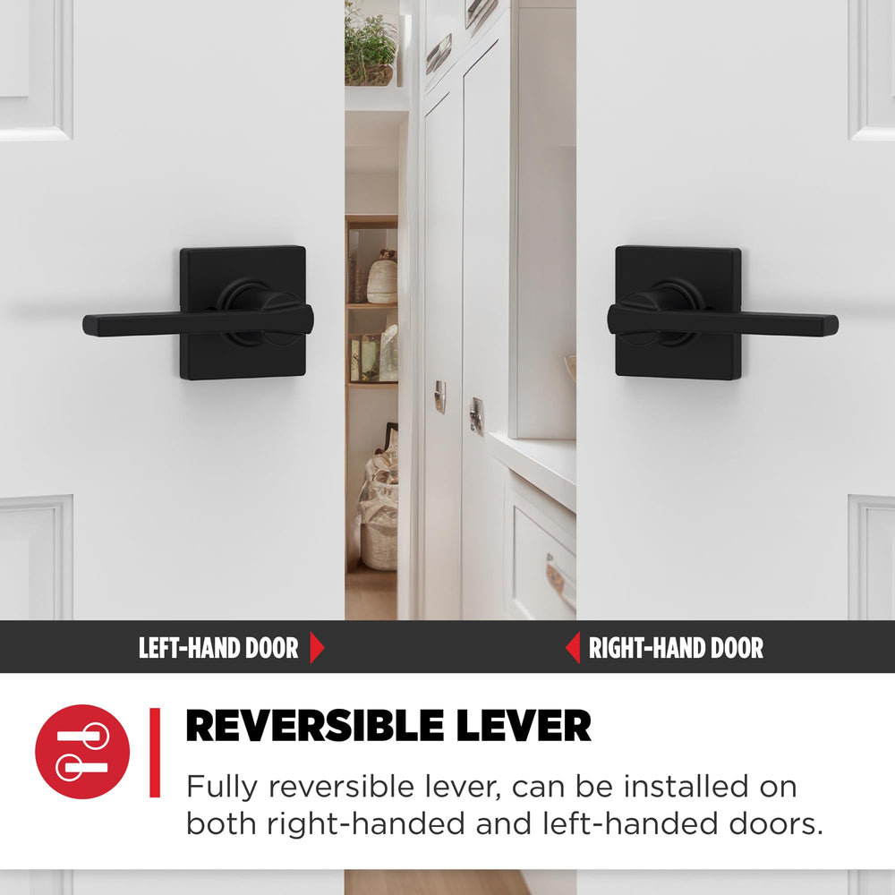 Kwikset Casey montaje instalado en puerta mostrando reversibilidad fácil