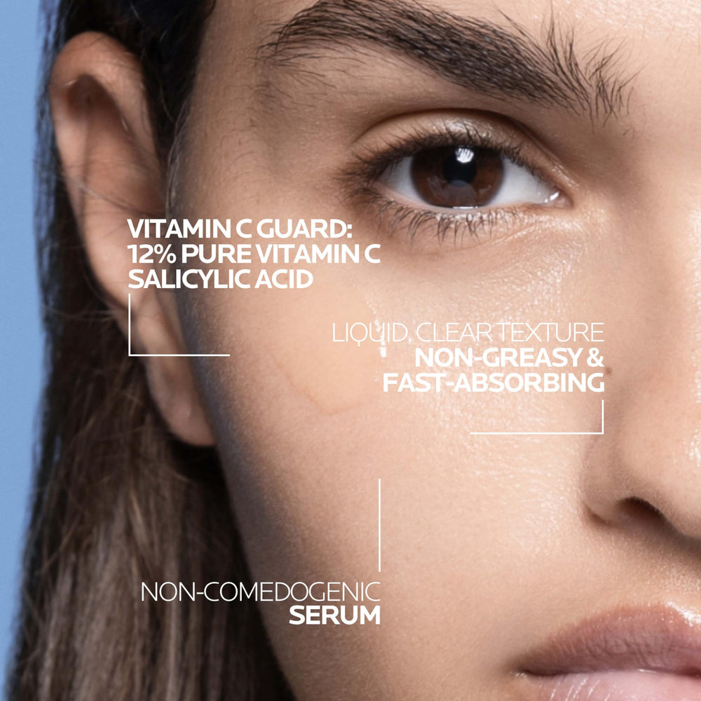La Roche-Posay aplicación del sérum en el rostro con acabado no graso