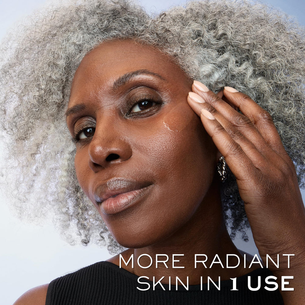Lancôme aplicación del sérum en rostro y cuello para mejorar barrera