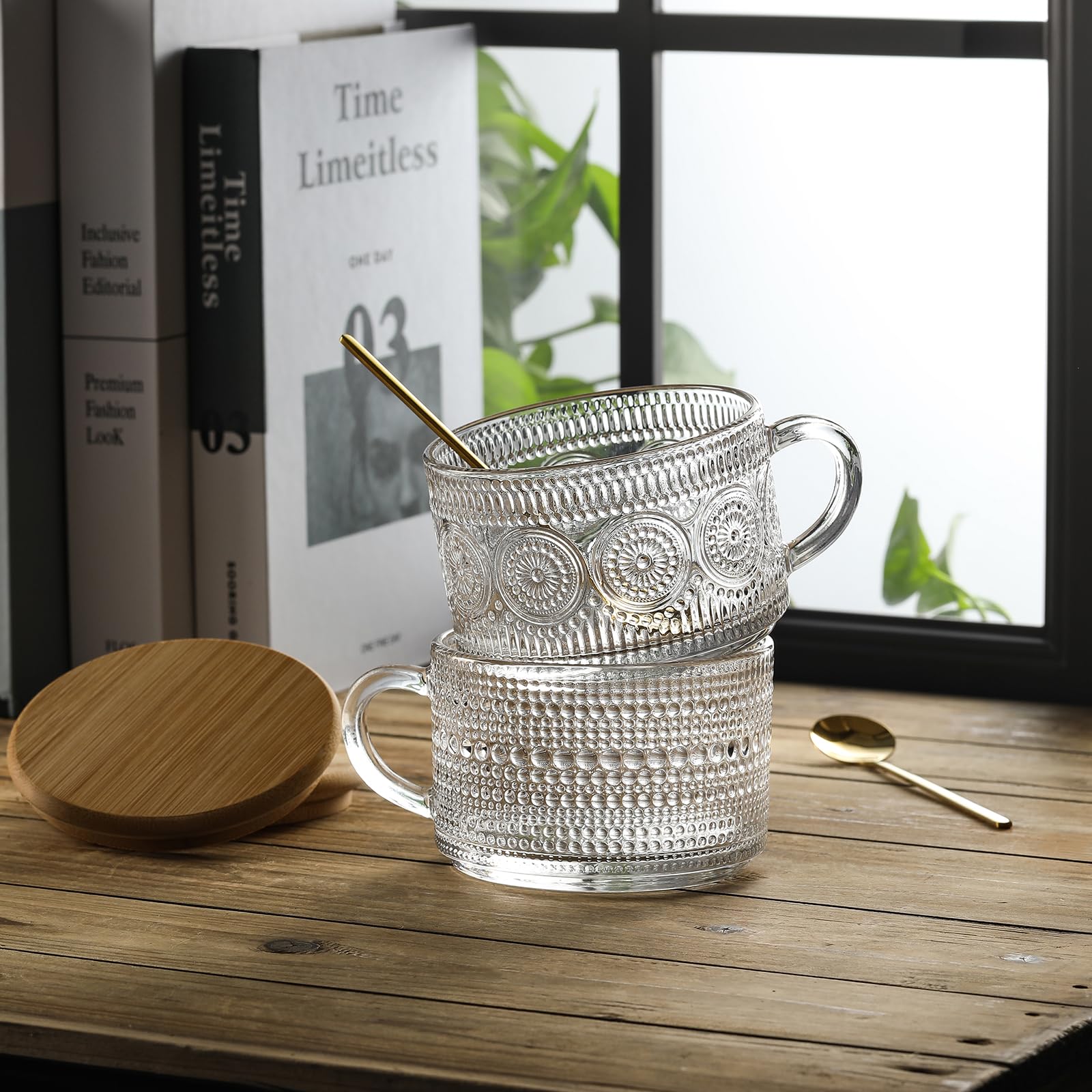 LANDNEOO vaso junto a una mano mostrando la capacidad de 14 oz