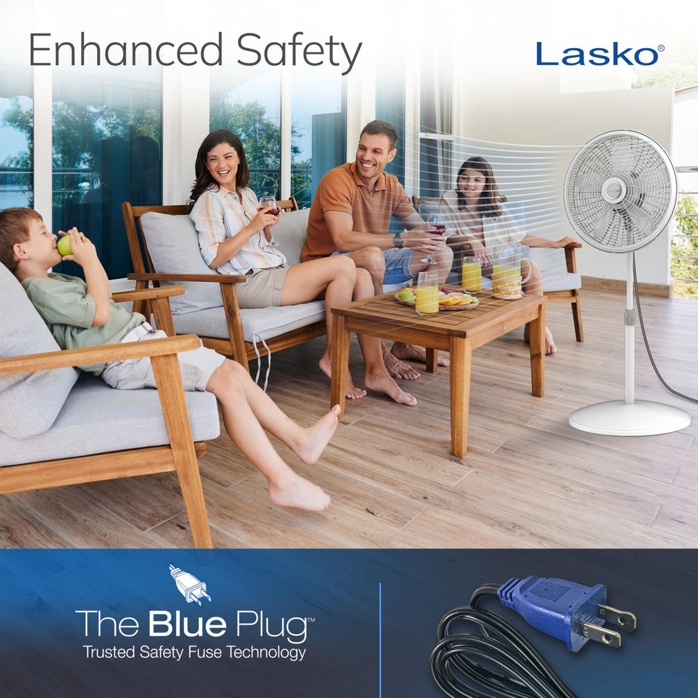 Lasko 1820 en sala creando corriente de aire cómoda para actividades diarias