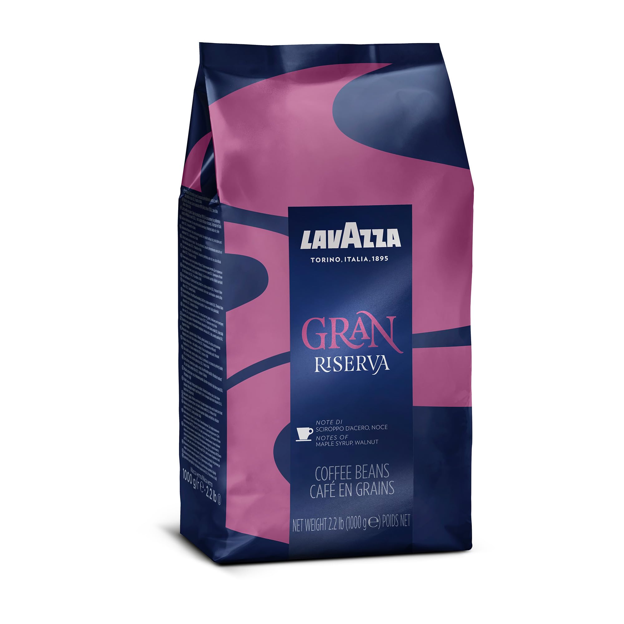 Lavazza en cocina con ambiente italiano, sugiere ritual diario y disfrute