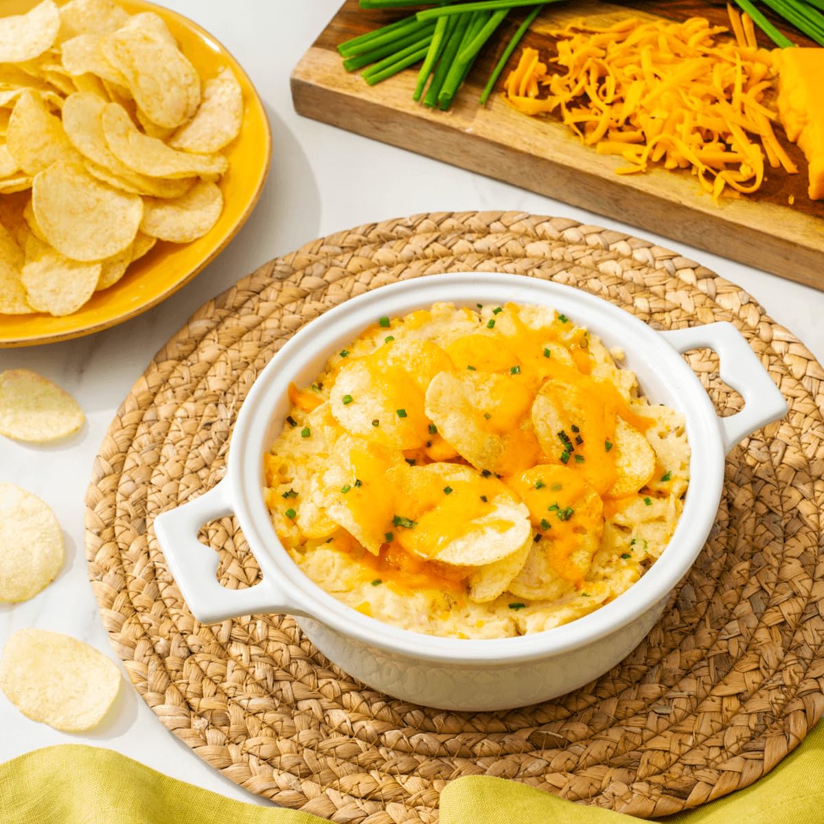 Lay's contenido cerca con chips visibles, atractivo visual y frescura