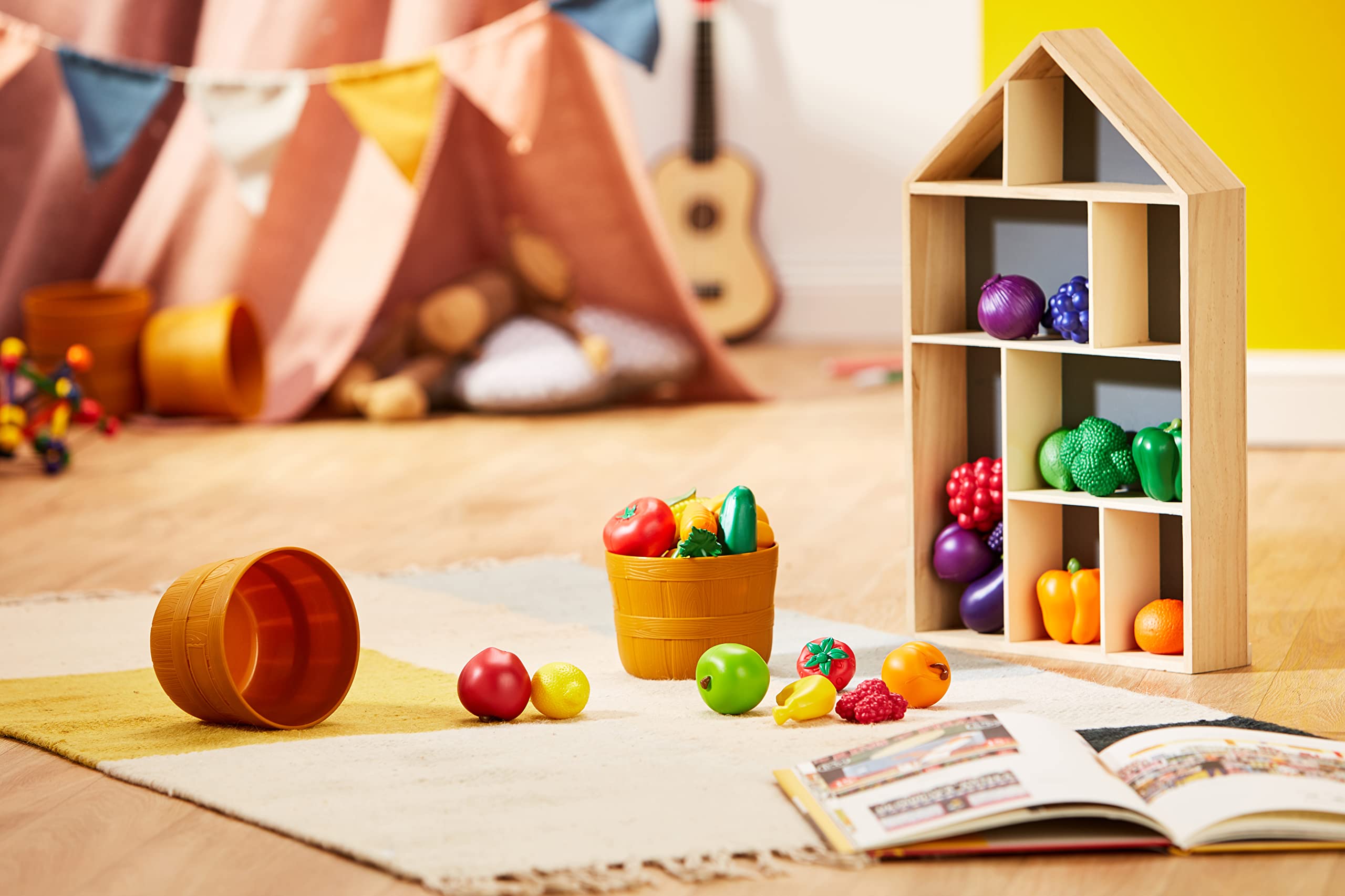 Learning Resources primer plano de frutas y verduras realistas para manipular