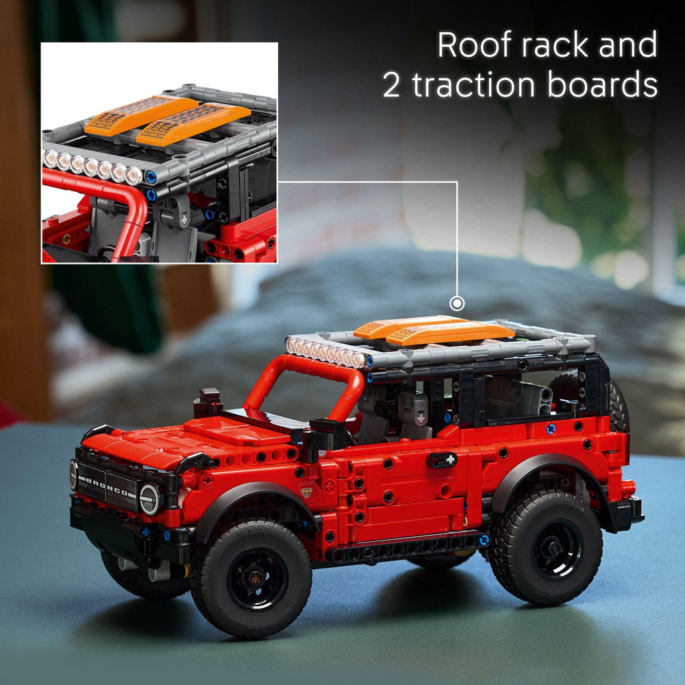 LEGO Ford Bronco comparación de tamaño con una regla que muestra dimensiones reales