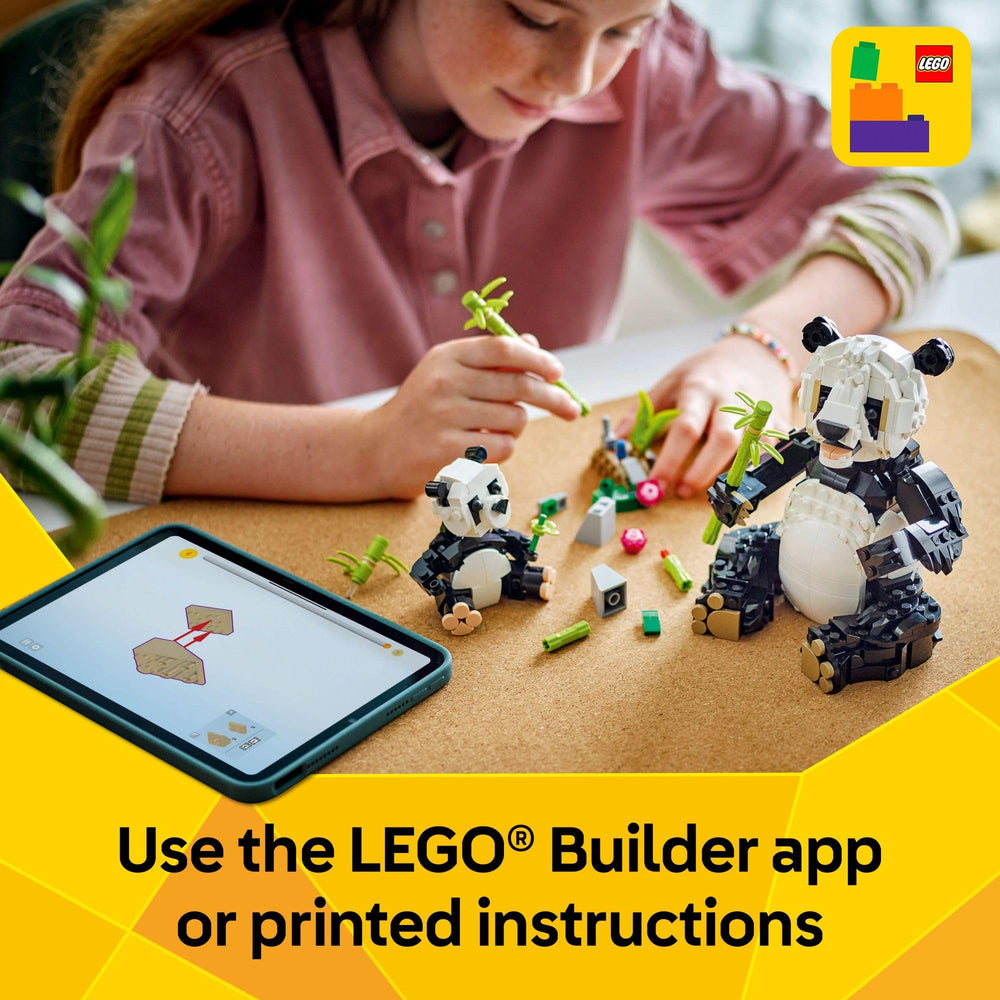 LEGO manos de niño construyendo resaltando motricidad y concentración