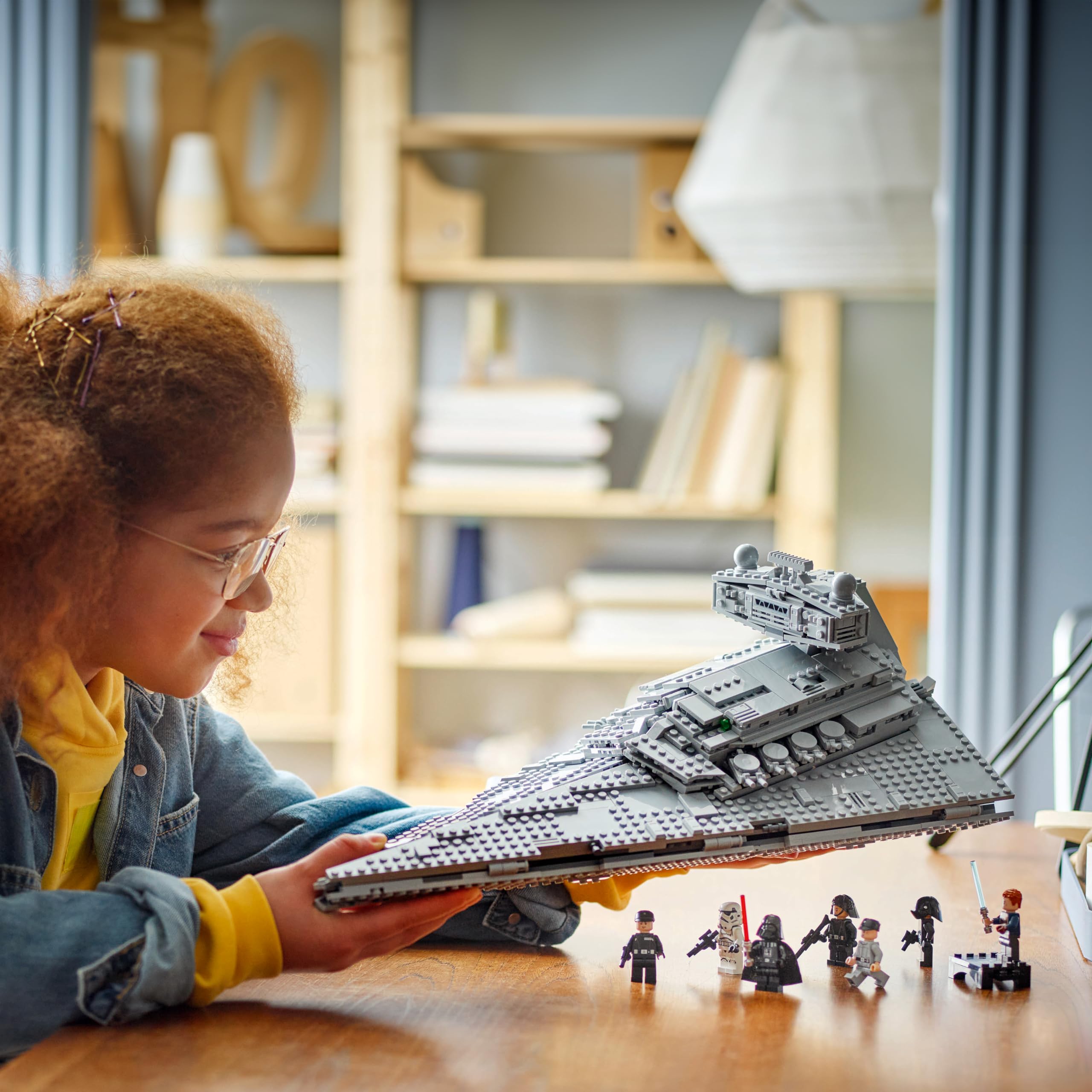 LEGO Destructor Imperial asa oculta desplegada para transporte y juego dinámico