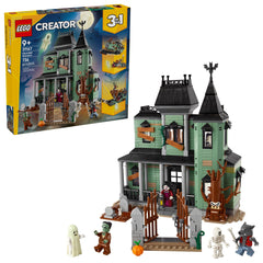 LEGO mansión embrujada frontal mostrando la fachada y acceso de juego