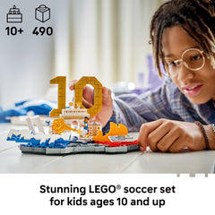 LEGO minifigura de Mbappé en detalle con pose de gol y realismo coleccionable