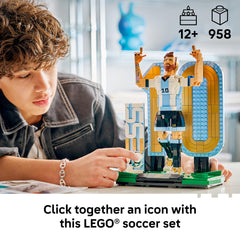 LEGO Messi primer plano del rostro co-moldeado destacando precisión facial y expresividad