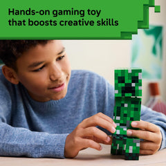 LEGO Creeper compartimento secreto abierto con minifigura y TNT dentro