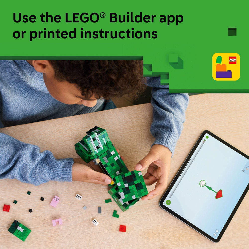 LEGO Creeper sobre escritorio gamer como decoración temática y llamativa