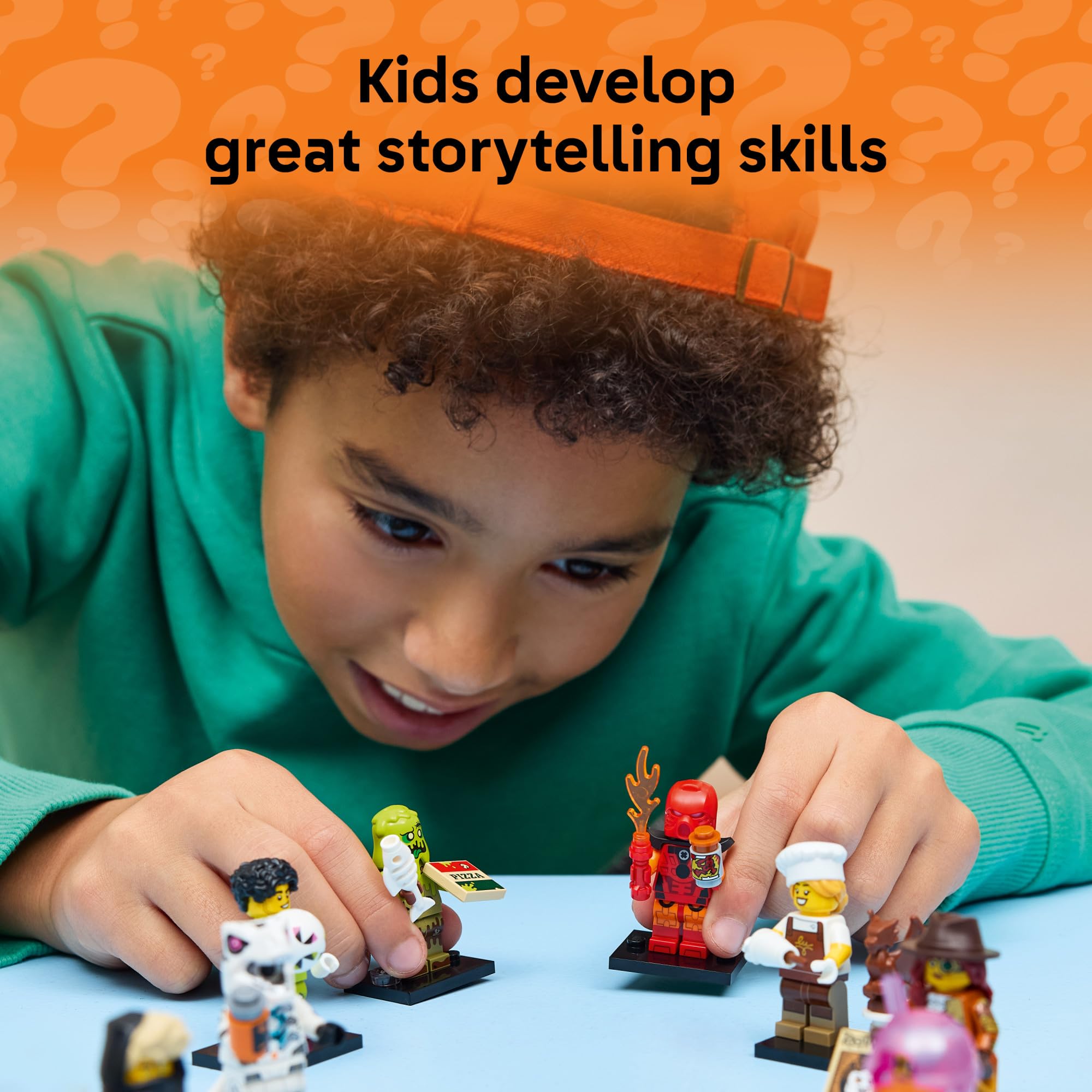 LEGO figuras en uso en escena infantil fomentando imaginación y juego
