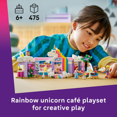 LEGO close-up de vitrina giratoria con cupcakes que provoca juego creativo