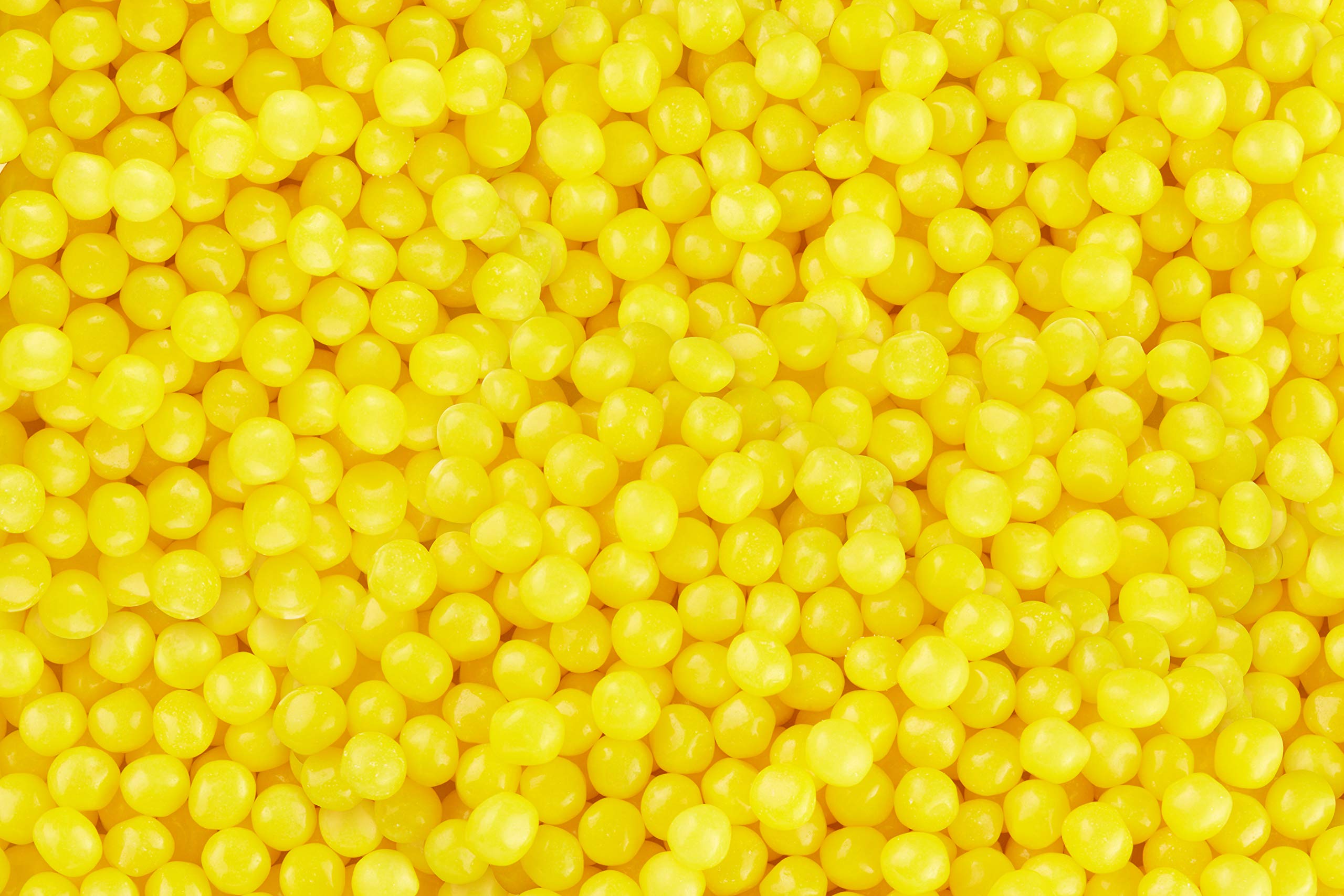 LEMONHEAD caja abierta sobre mesa en noche de película compartida