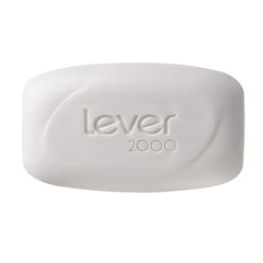 Lever 2000 barra en uso sobre la piel mostrando limpieza fresca