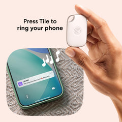 Tile Pro de Life360 dentro de un bolso, localiza objetos en interiores rápidamente