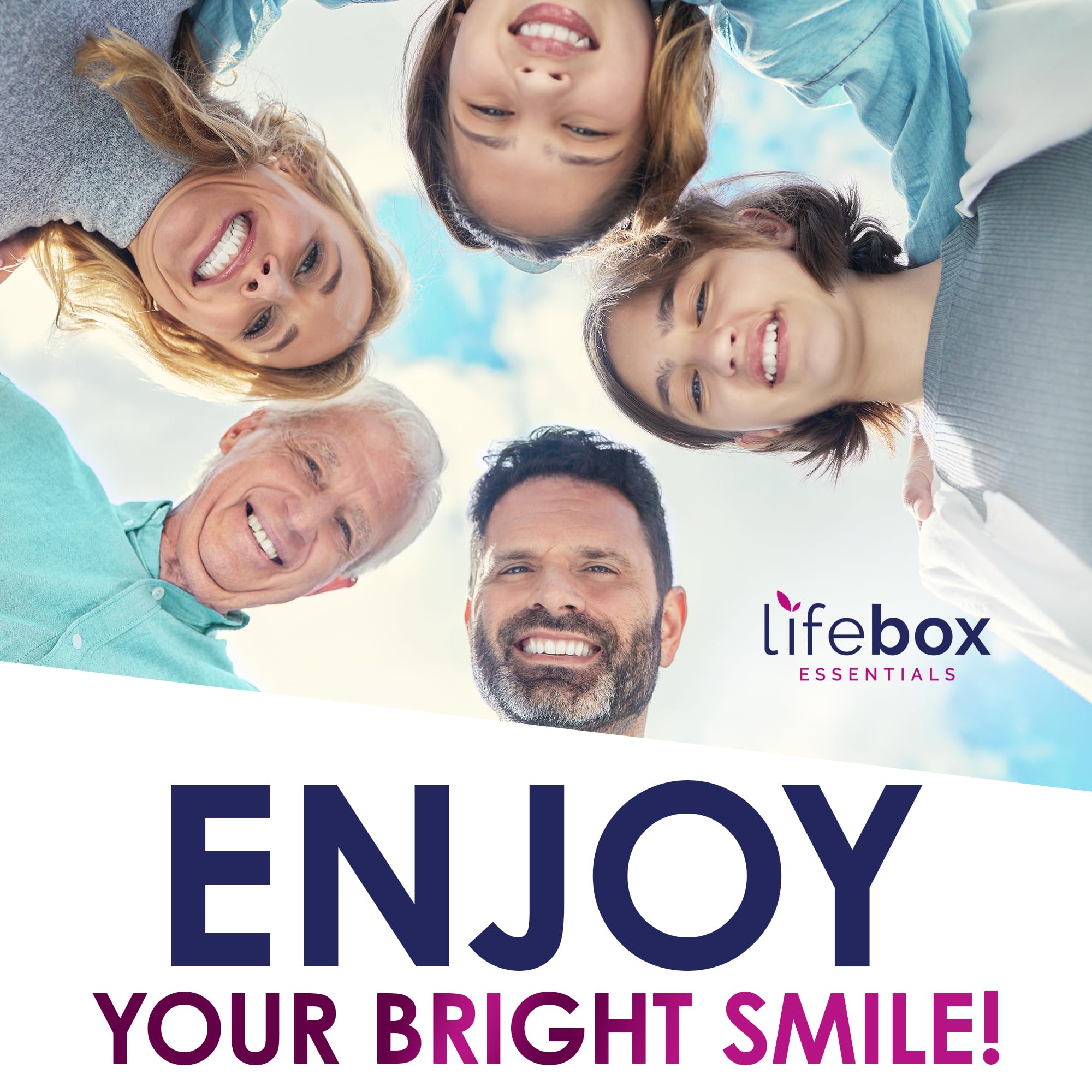 Lifebox Essentials comparación de tamaño con una mano para mostrar la escala práctica del envase