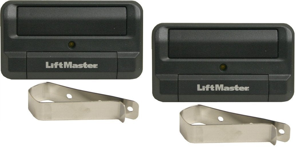 LiftMaster 811LM frontal del pack de dos mostrando diseño compacto y control seguro