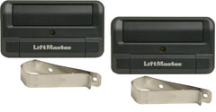LiftMaster 811LM frontal del pack de dos mostrando diseño compacto y control seguro