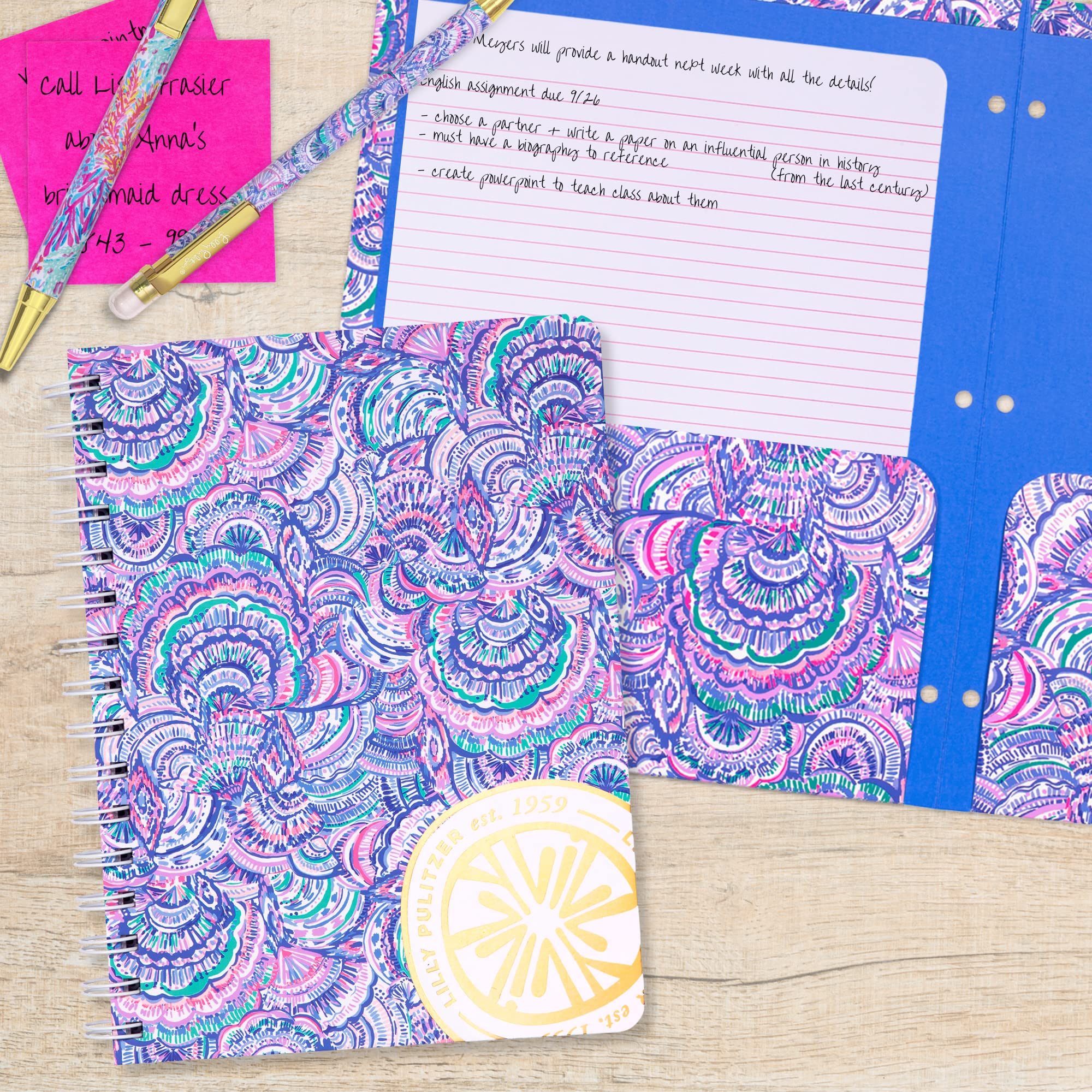 Lilly Pulitzer comparación de tamaño con hojas estándar para confirmar compatibilidad